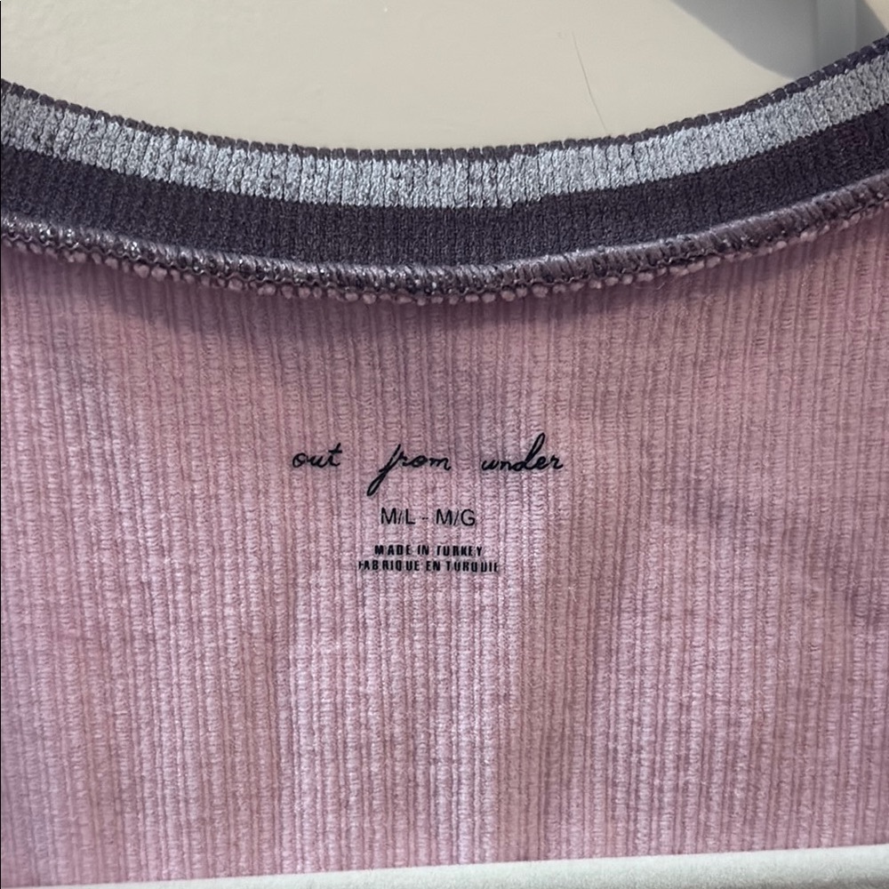 Urban Outfitters Pink Cropped Shirt - Picture 2 of 3